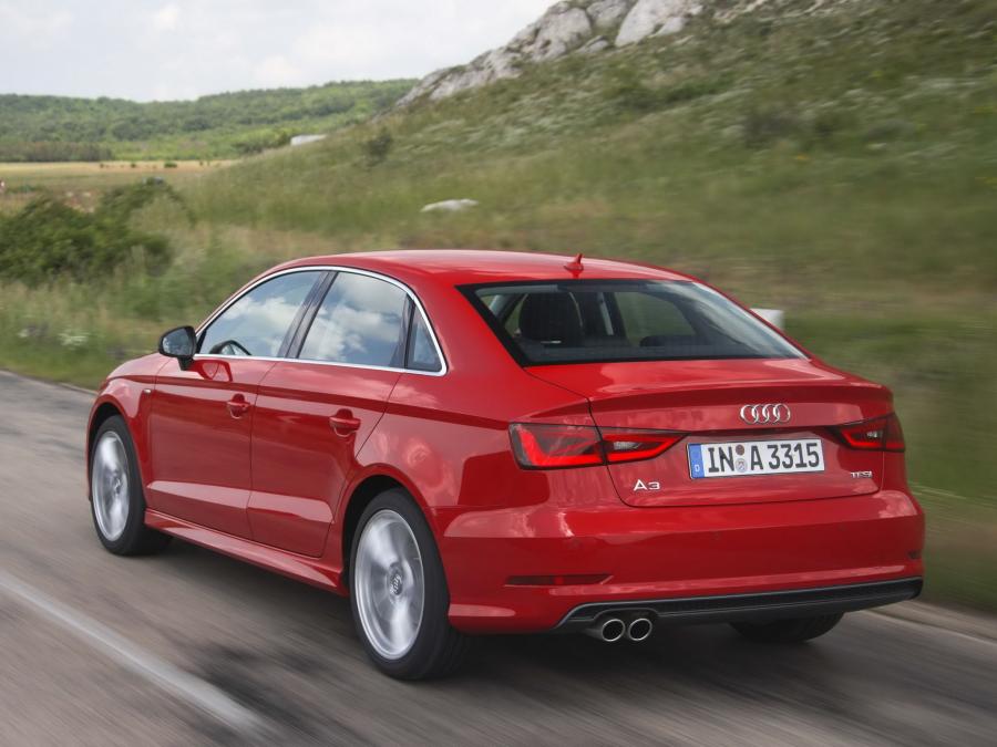  Audi A3 Sedan 1.8 T S-Line (8V) 2013 года  (WW) (фото 14 из 16)